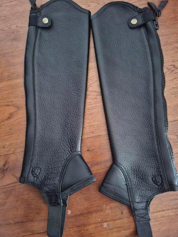 Nieuw ariat chaps xsm beschikbaar voor biedingen