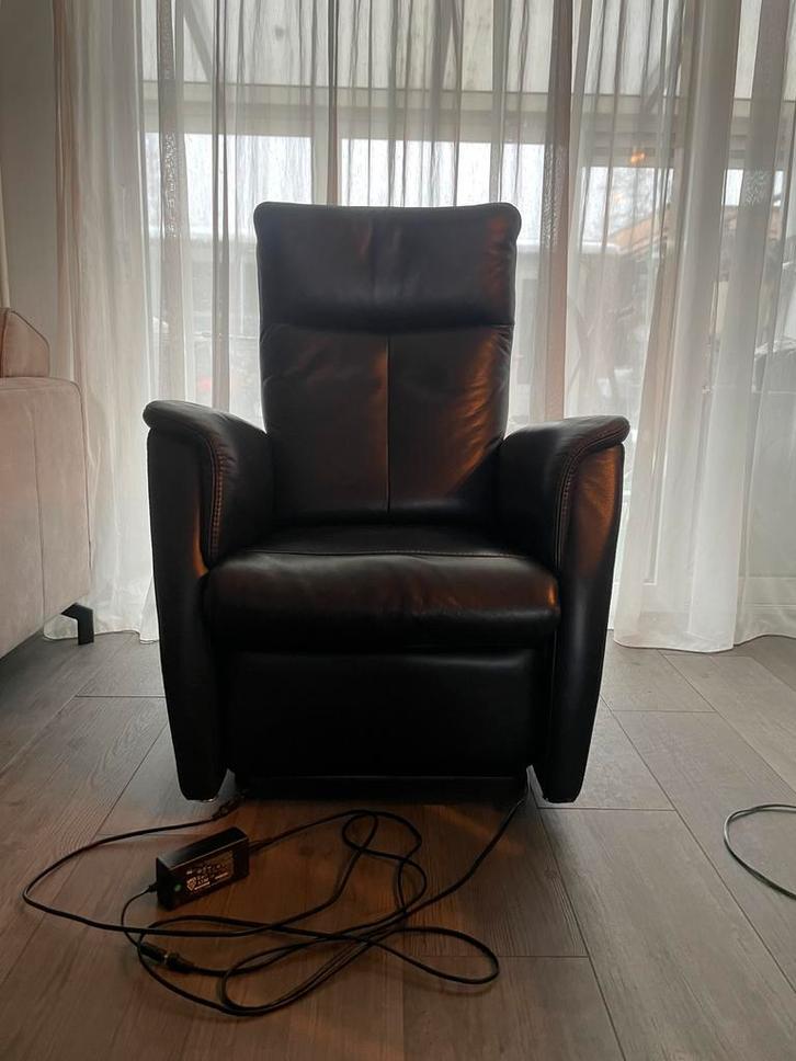 Prominent elektrische sta-op stoel, Huis en Inrichting, Fauteuils, Nieuw, Leer, 50 tot 75 cm, Minder dan 75 cm, Ophalen