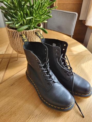 Dr Martens Pascal Virginia 40 (39,5) beschikbaar voor biedingen