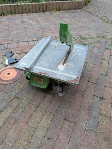 tegelzaagmachine  beschikbaar voor biedingen