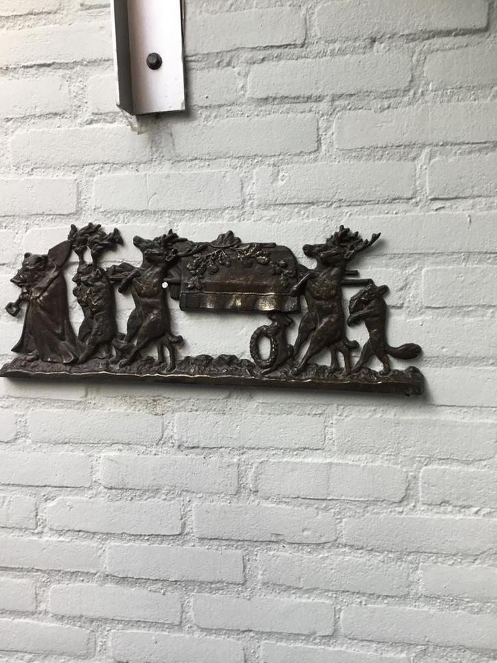 Bronzen Wandvoorstelling - De Rustende Jager, Antiek en Kunst, Kunst | Beelden en Houtsnijwerken, Ophalen of Verzenden