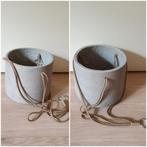 Set uit twee hang bloempotten, pottery pots rough collection, Tuin en Terras, Bloempotten, Steen, Rond, Zo goed als nieuw, Tuin