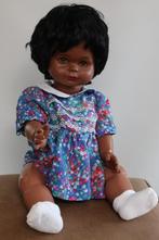 Mooie bruin getinte pop ,  G/1411.5, Verzamelen, Poppen, Verzenden, Zo goed als nieuw, Pop