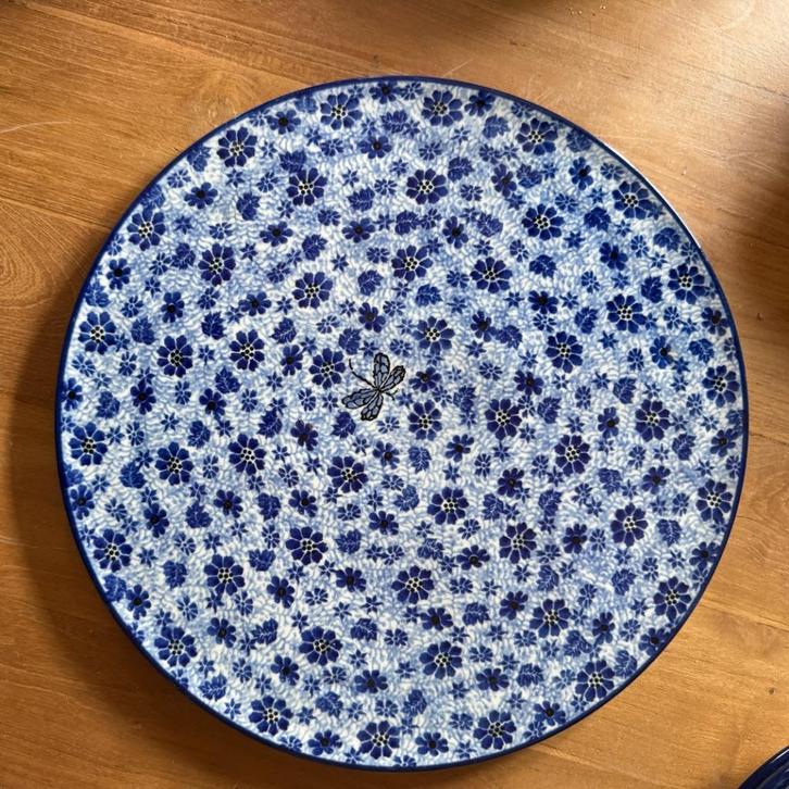 Bunzlau pizzabord 33 cm in Dragonfly, Huis en Inrichting, Keuken | Servies, Zo goed als nieuw, Schaal of Schalen, Overige stijlen