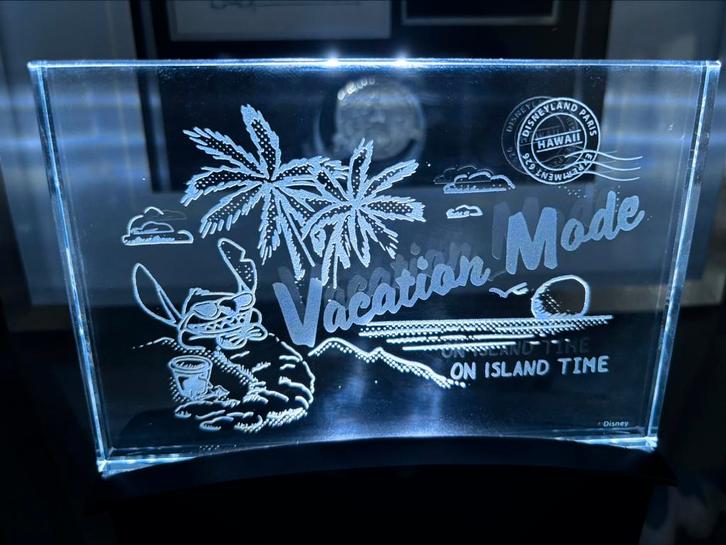 Disney - Arribas Brothers Stitch plaquette verlichting doos, Verzamelen, Disney, Zo goed als nieuw, Beeldje of Figuurtje, Overige figuren