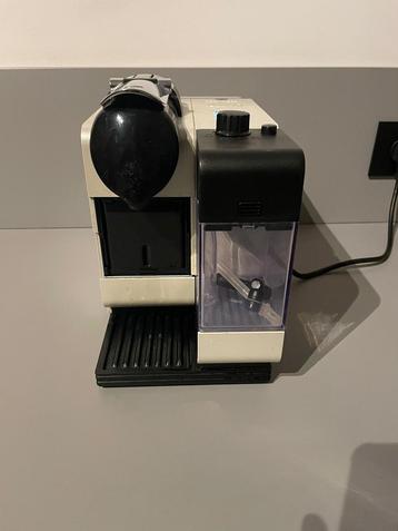 Nespresso DeLonghi Lattissima - Zo goed als nieuw! beschikbaar voor biedingen