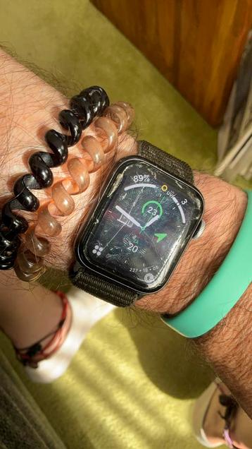 Watch 6 beschikbaar voor biedingen