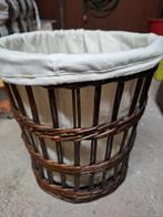 Bruine rieten wasmand, Huis en Inrichting, Woonaccessoires | Schalen en Manden, Ophalen, Gebruikt, Rechthoekig, Riet