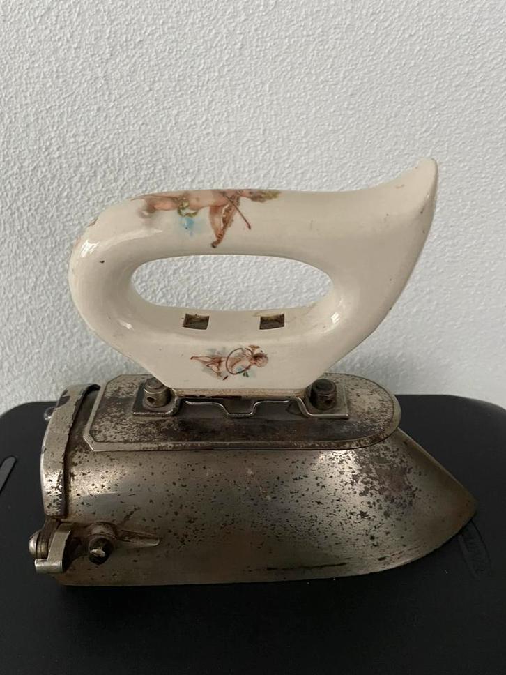 Antiek strijkijzer, Antiek en Kunst, Antiek | Goud en Zilver, Ophalen of Verzenden