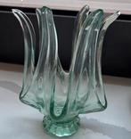 Vintage groene glazen vaas in de vorm van een kroon, Gebruikt, Ophalen of Verzenden, Glas, Minder dan 50 cm