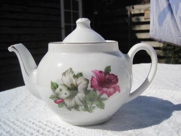 BIEDEN! vintage theepot beschikbaar voor biedingen