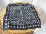 blauwe zijde seide pochet  met motief van eton, Blauw, Eton, Ophalen of Verzenden, Met patroon