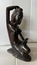 Balinees houtsnijwerk vrouw met spiegel hout donkerbruin, Ophalen of Verzenden