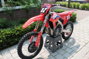 Crossmotor Honda CRF 250 2024 met 27,5 uur. Leuke extra´s! beschikbaar voor biedingen