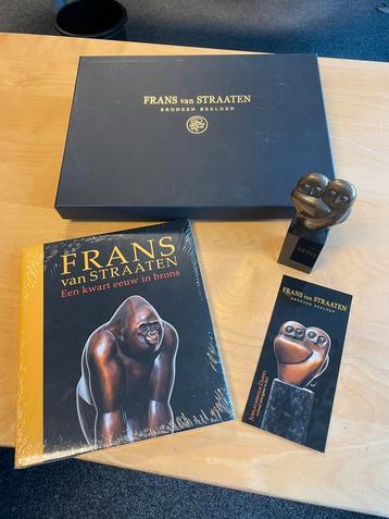 Bronzen uiltje met boek en geschenkverpakking van Frans van 