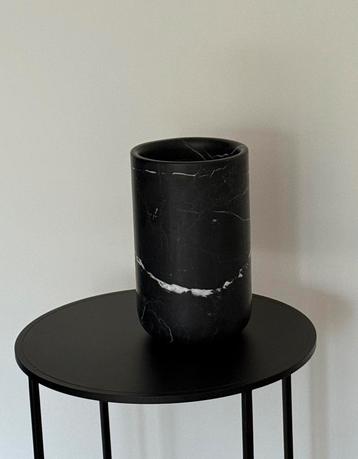 Zuiver vaas Fajen Marble Black beschikbaar voor biedingen