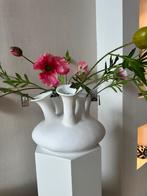 Prachtige Tulpenvaas wit, Huis en Inrichting, Woonaccessoires | Vazen, Verzenden, Zo goed als nieuw