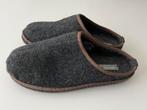 Grijze vilten pantoffels maat 42/43, Kleding | Heren, Schoenen, Overige kleuren, Ophalen of Verzenden, Zo goed als nieuw, Pantoffels of Sloffen