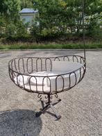 Antieke wieg, Ophalen