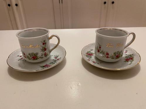 Vintage set Kop en schotel ( Voor moeder en vader), Verzamelen, Porselein, Kristal en Bestek, Nieuw, Kop en/of schotel, Porselein