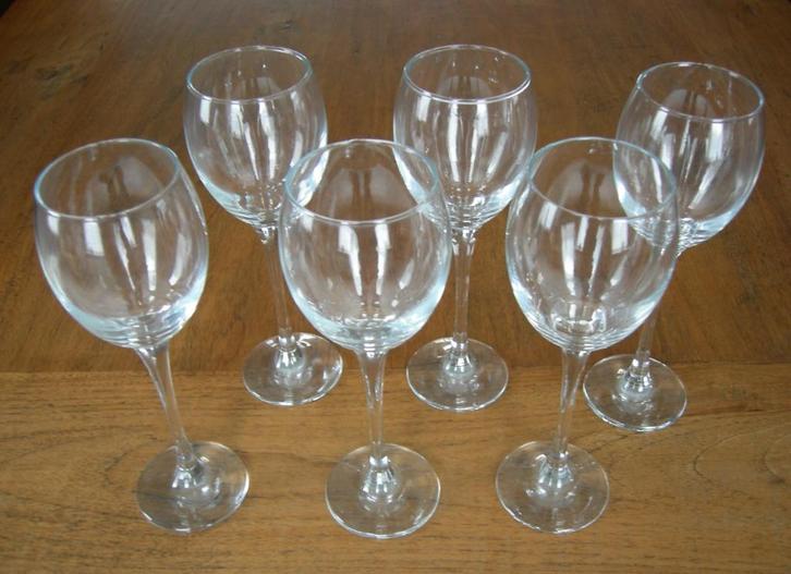 Set van 6 hoge wijnglazen. Afmetingen wijnglas Ø 7,5x21,3 cm, Huis en Inrichting, Keuken | Servies, Zo goed als nieuw, Glas of Glazen