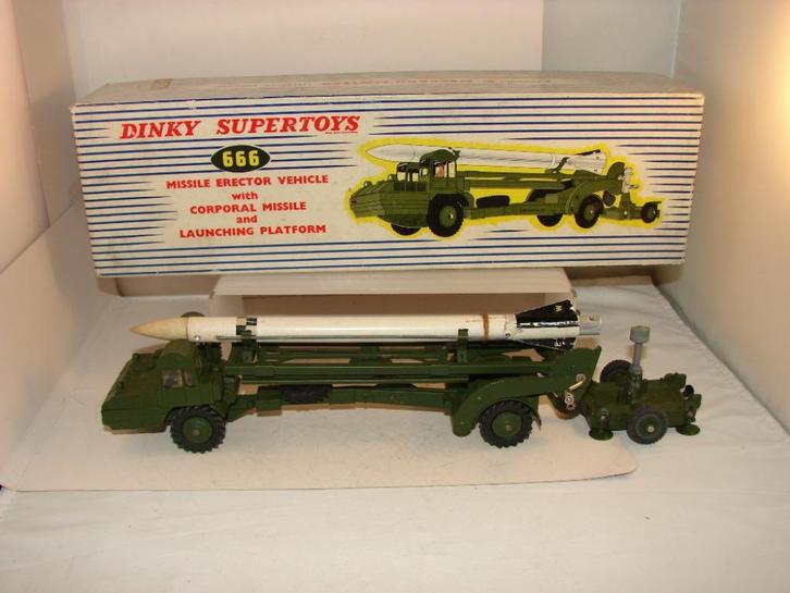 Dinky toy 666 Missile Erector in doos uit 1959, Hobby en Vrije tijd, Modelauto's | 1:43, Nieuw, Bus of Vrachtwagen, Dinky Toys