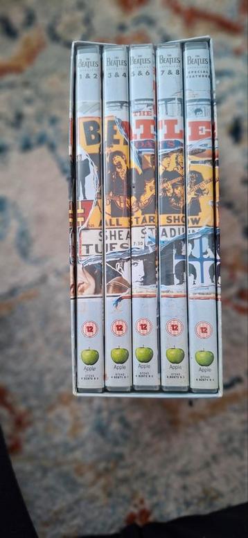 The Beatles Anthology- 5 DVD's + Boek Anthology beschikbaar voor biedingen