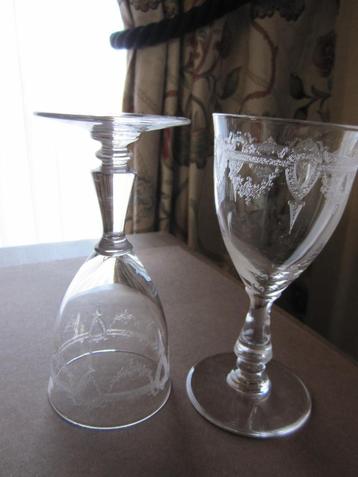 Twee antieke Baccarat kristal aperitief glazen - geetst beschikbaar voor biedingen