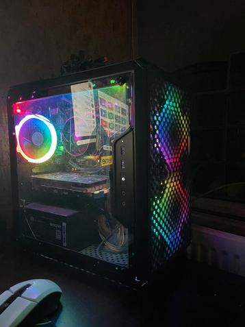 Gaming pc beschikbaar voor biedingen