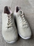 Sportieve sneakers sportschoenen maat 38 Osaga, Ophalen of Verzenden, Zo goed als nieuw, Beige