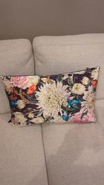 Stevig kussen bloemen blauw, Huis en Inrichting, Ophalen, Zo goed als nieuw, Blauw, Rechthoekig