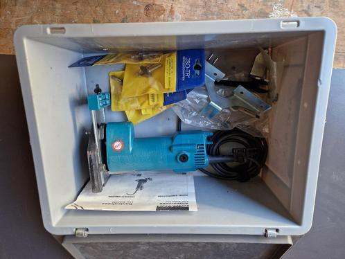 MAKITA 3705 Kantenfrees 230 Volt., Doe-het-zelf en Verbouw, Gereedschap | Freesmachines, Gebruikt, Elektrisch, Bovenfrees, Ophalen