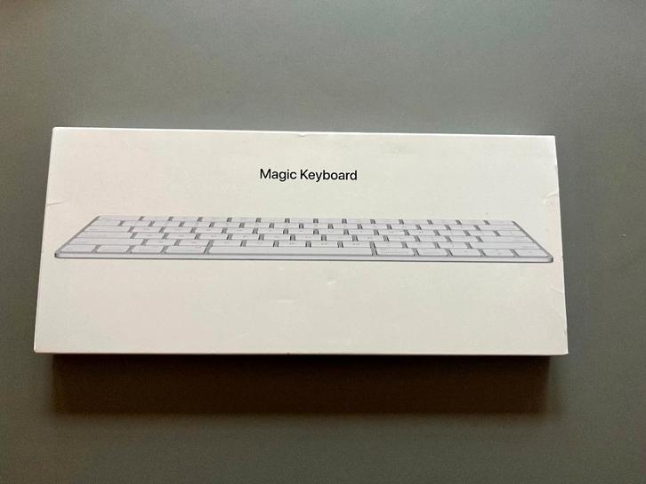 Apple Magic Keyboard, Computers en Software, Toetsenborden, Zo goed als nieuw, Qwerty, Draadloos, Toetsenbord en muis-set, Ophalen of Verzenden