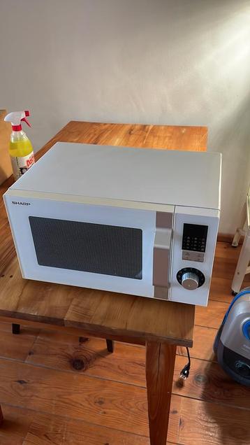 Sharp magnetron beschikbaar voor biedingen