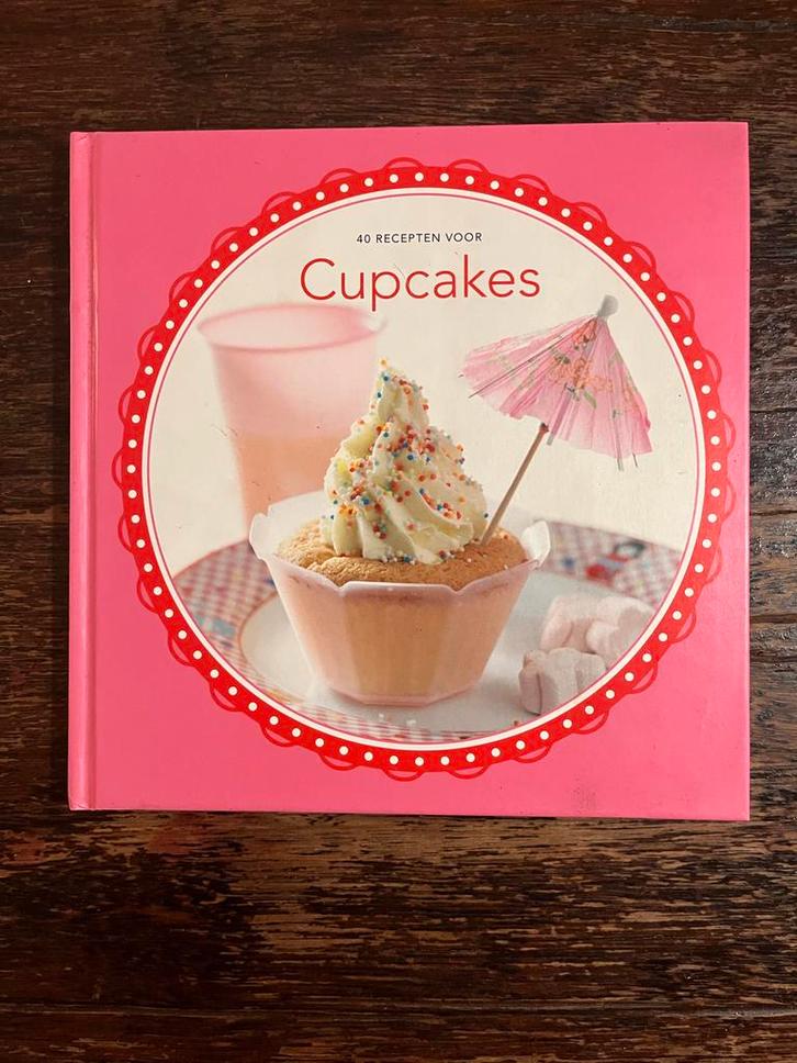 Cupcakes: Verrassend bakboek, Boeken, Kookboeken, Zo goed als nieuw, Taart, Gebak en Desserts, Nederland en België, Ophalen of Verzenden