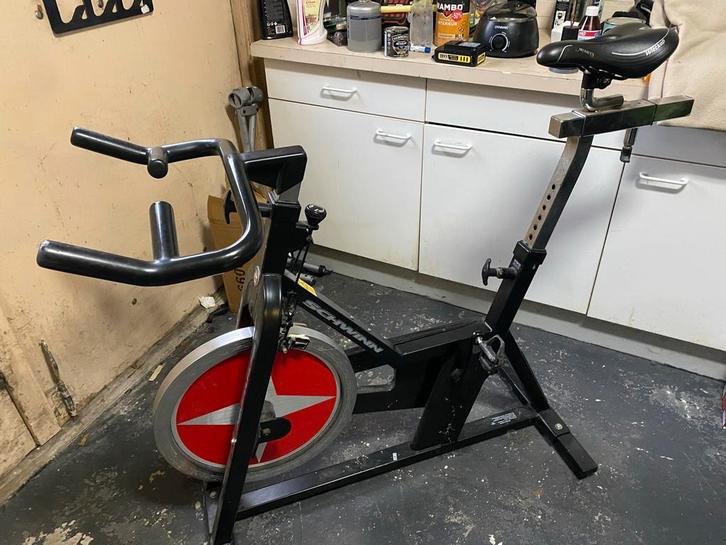 Schwinn Spinningfiets - verlaagd !, Sport en Fitness, Fitnessapparatuur, Gebruikt, Spinningfiets, Benen, Metaal, Ophalen