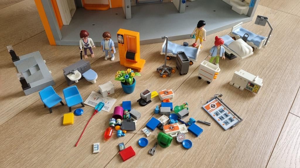 Playmobil city life ziekenhuis, Ophalen of Verzenden, Zo goed als nieuw, Complete set