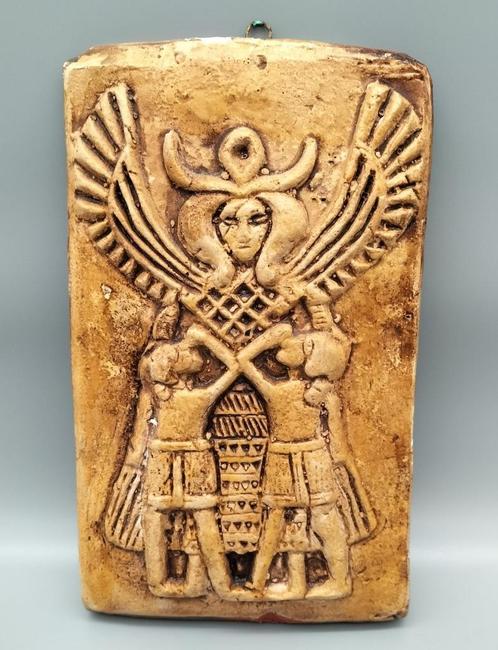Stenen wanddecoratie van de godin Innana (Anah), Antiek en Kunst, Antiek | Religie, Ophalen