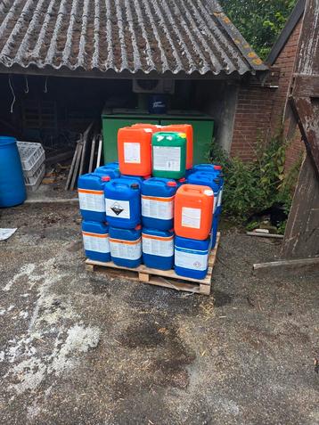 Jerrycans beschikbaar voor biedingen