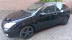 Ford Focus 1.6-16V Futura (LEER/NIEUWE APK/AIRCONDITIONING), 1596 cc, 4 cilinders, Zwart, Handgeschakeld