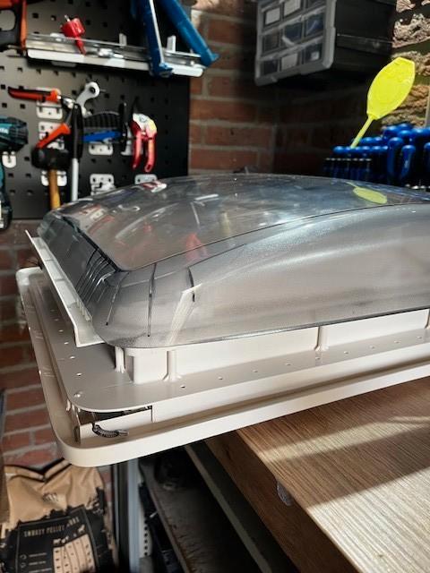 Dometic Mini Heki 40x40 – dakluik – compleet – ZGAN, Caravans en Kamperen, Camper-accessoires, Zo goed als nieuw, Ophalen