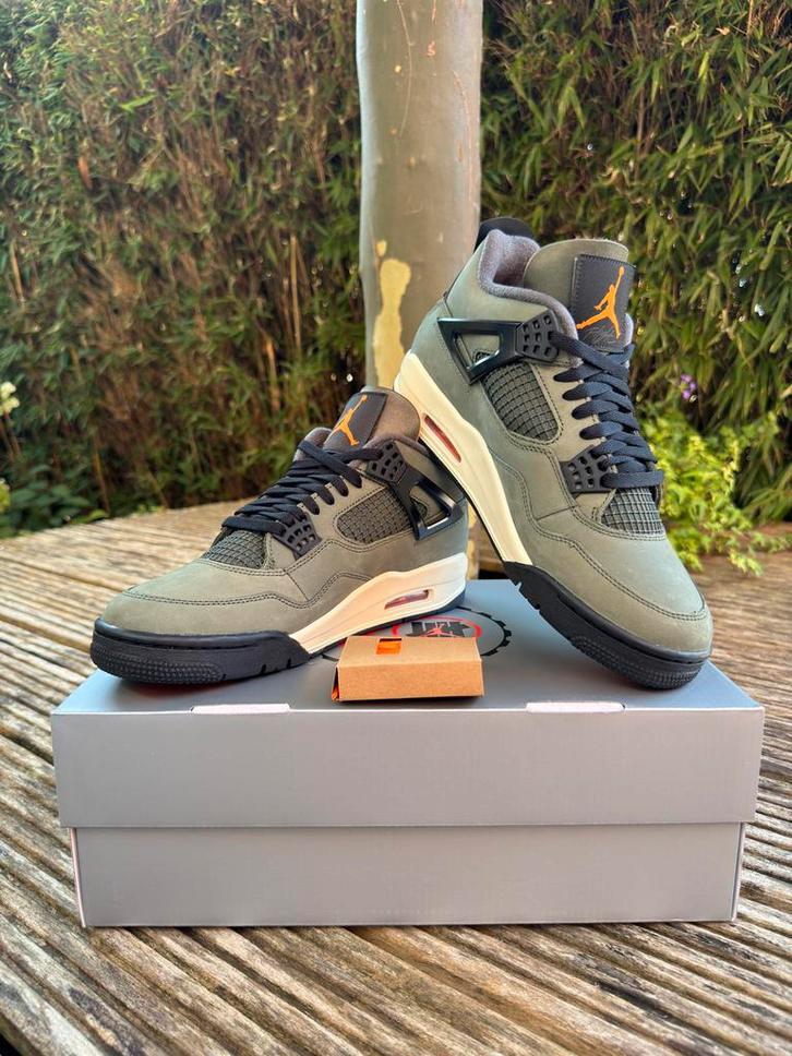 Jordan 4 Retro x Undefeated maat 43 early acces!, Kleding | Heren, Schoenen, Nieuw, Sneakers of Gympen, Overige kleuren, Verzenden