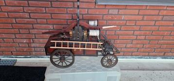 Vintage Houten Brandweerwagen Decoratie beschikbaar voor biedingen