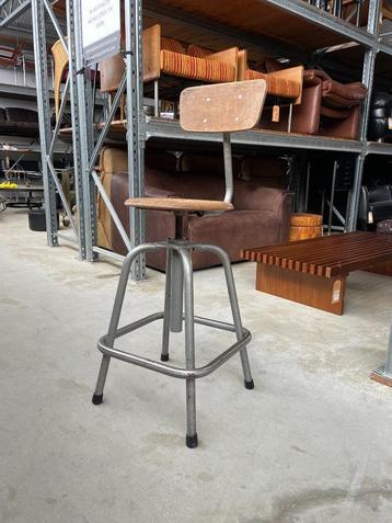 Vintage industriele tekenstoel paris 1960 design teken kruk beschikbaar voor biedingen