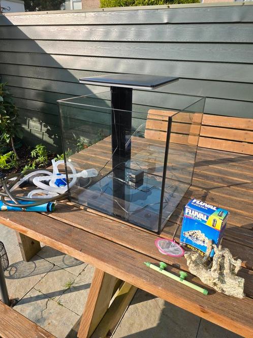 Superfish Qubiq pro 60 in zeer goede staat, Dieren en Toebehoren, Vissen | Aquaria en Toebehoren, Zo goed als nieuw, Leeg aquarium
