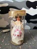 Vintage klederdracht pop Rome, Ophalen of Verzenden, Pop