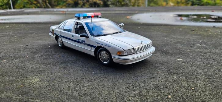 1:18 Chevrolet caprice Cheyenne Police UT Models, Hobby en Vrije tijd, Modelauto's | 1:18, Zo goed als nieuw, Auto, UT Models