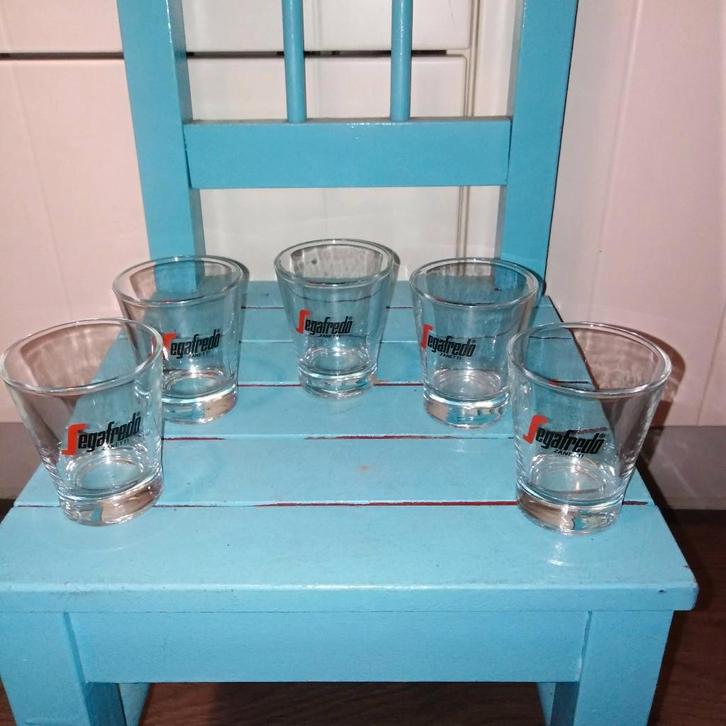 Segafredo espresso glaasjes 5x, Huis en Inrichting, Keuken | Servies, Zo goed als nieuw, Glas of Glazen, Overige stijlen, Glas