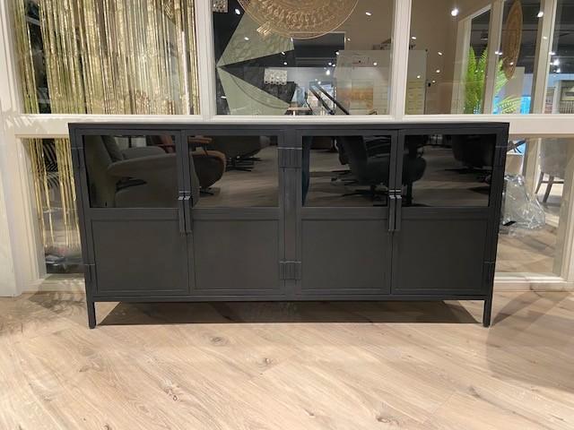 Dressoir Luke, Huis en Inrichting, Kasten | Dressoirs, Zo goed als nieuw, 150 tot 200 cm, 25 tot 50 cm, Met deur(en), Met plank(en)