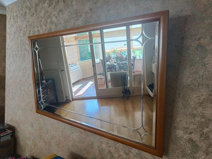Dressoir spiegel met omlijsting van kersenhout, Huis en Inrichting, Woonaccessoires | Spiegels, Zo goed als nieuw, 125 cm of meer
